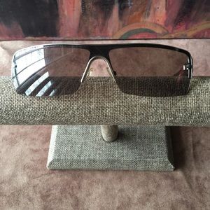 BURBERRY PRE-LOVED AUTHENTIC SIGNATURE SUNGLASSES
